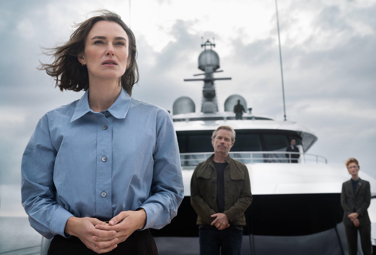 SourceKeira's tweet photo. Primeira foto de Keira Knightley na adaptação de The Woman in Cabin 10, em breve na Netflix https://t.co/W7hGnebIvZ