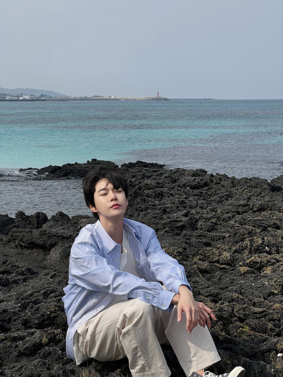 #시리도록_눈부실_도영이의_서른
#ToOurLittleWaveDoyoung

도영아 생일축하행