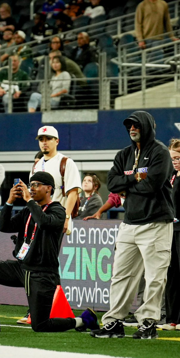 malikboynton2's tweet image. #PerksOfTheJob 🐐 @DeionSanders @DraftDiamonds