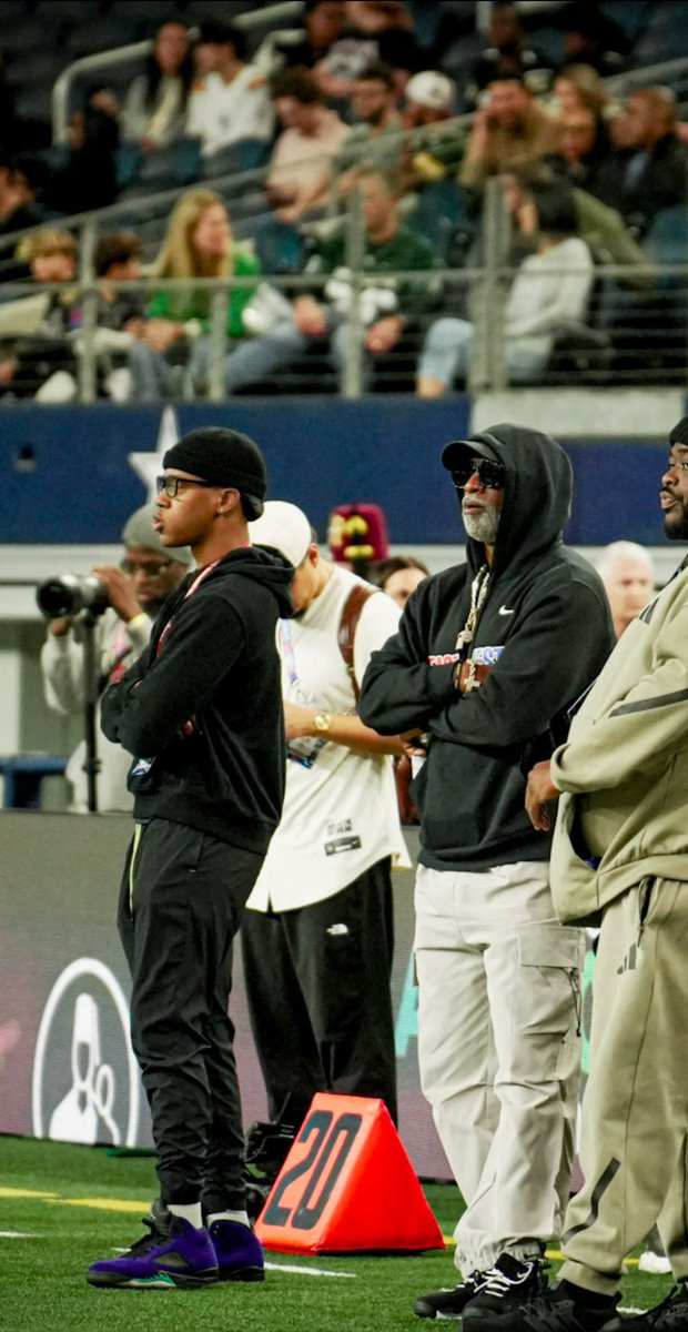 malikboynton2's tweet image. #PerksOfTheJob 🐐 @DeionSanders @DraftDiamonds