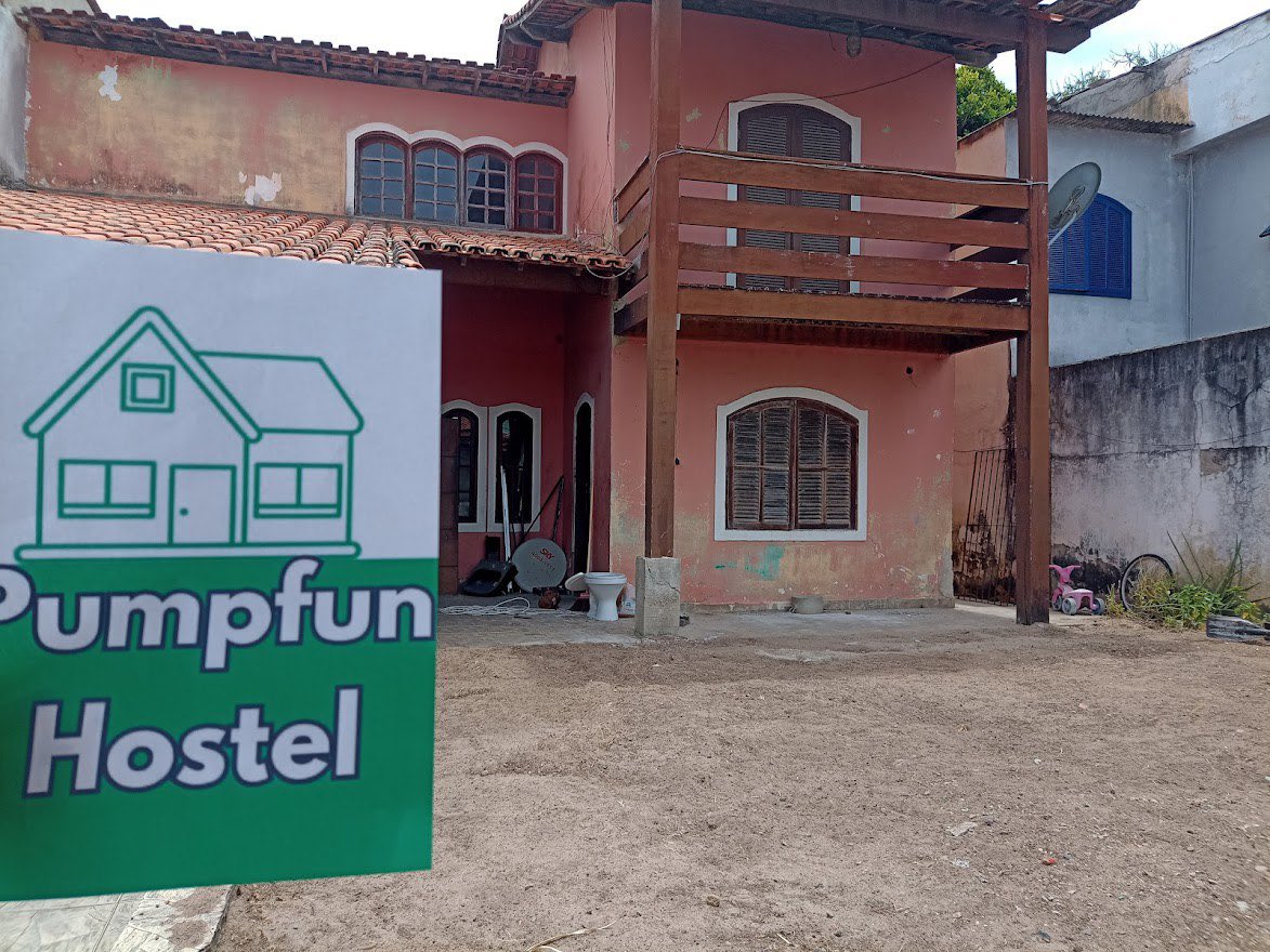 DegenCapitalLLC's tweet photo. @LexaproTrader There's an actual https://t.co/6b9w8arHKu hostel.

#hostelfun at 150k mcap

You going? https://t.co/KnewWmTQRB