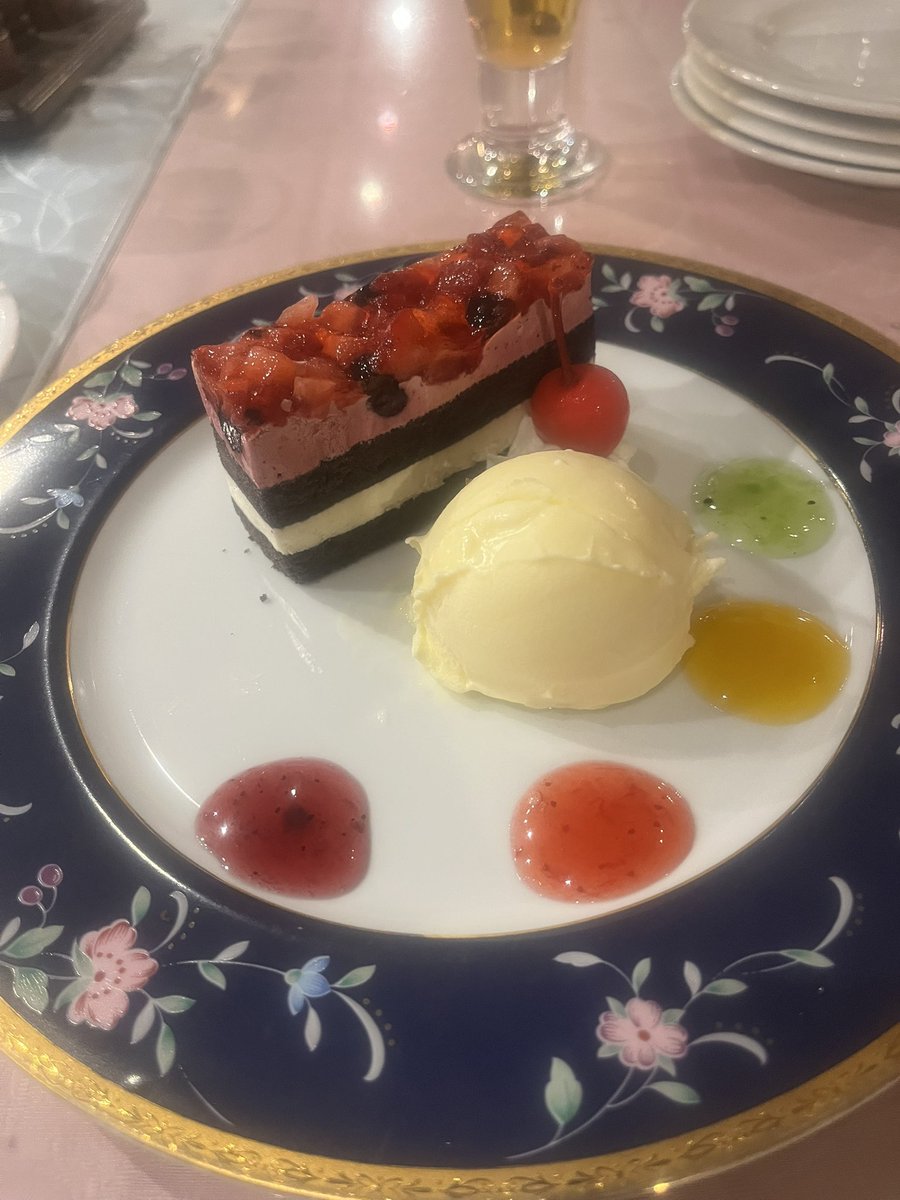 Kylin_Small's tweet photo. いい感じの誕生日でした https://t.co/J5hLXauTkv