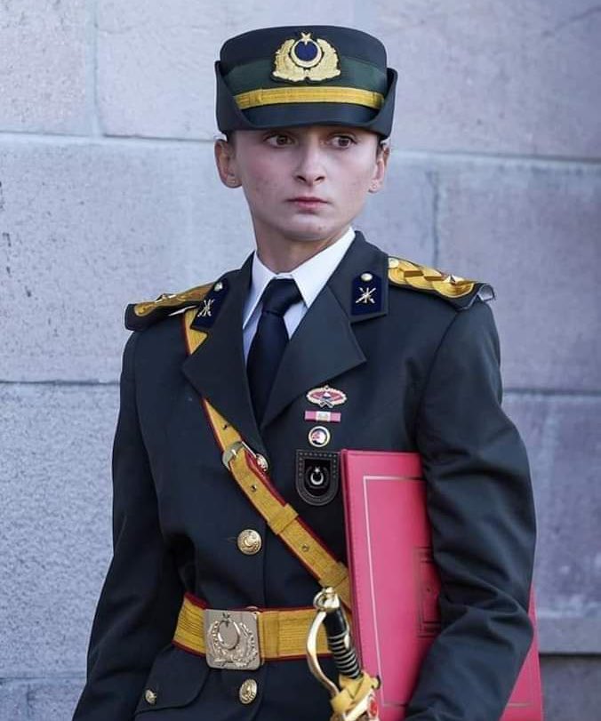 Hiçbir başarı cezasız kalmaz.. Özellikle Türk, Atatürk ve Cumhuriyet'e bağlıysa..