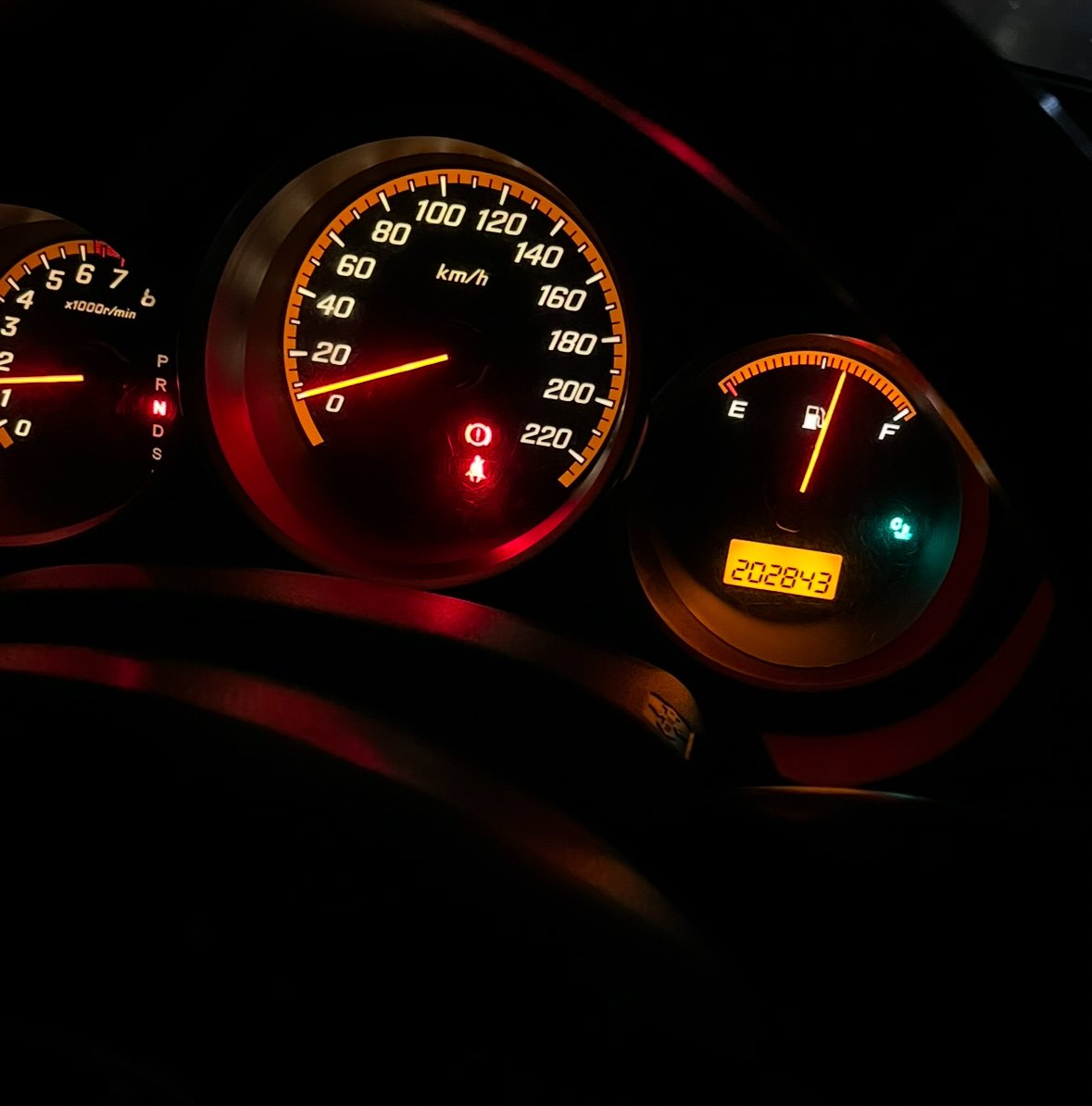wheelsaroundme's tweet photo. sebelum menimbulkan salah kaprah, yang City VTEC odonya udah 200k+ while yang S350L, masih 20 ribuan (dalam keadaan well-serviced). Tapi memang merawat Honda tua yg udah dipake lama tuh perlu kesabaran… parts mudah! tp ga murah + adaa aja rusaknya yg sampe ngadet bikin mogok🥲 https://t.co/1GMWjP9694