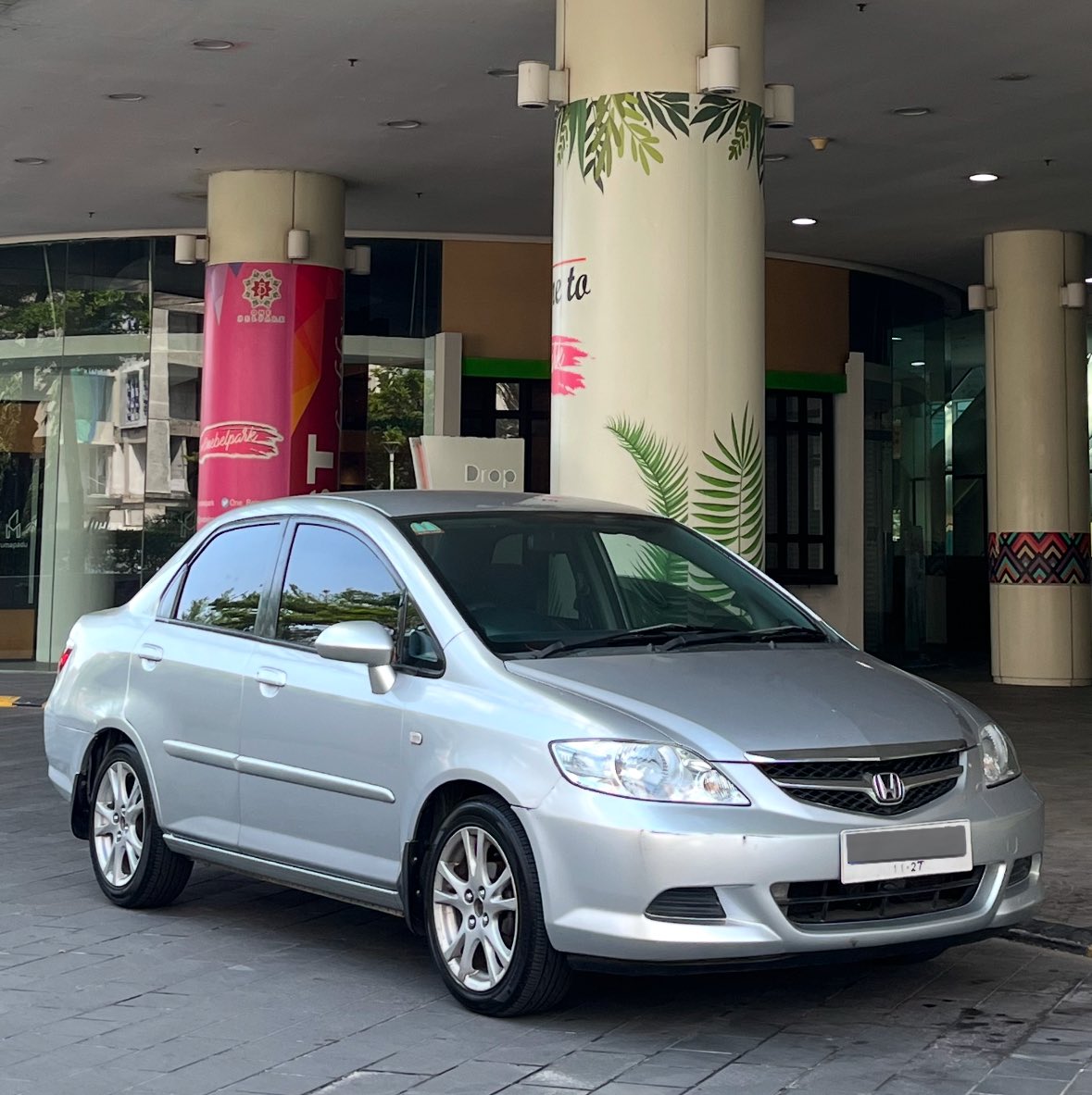 wheelsaroundme's tweet photo. sebelum menimbulkan salah kaprah, yang City VTEC odonya udah 200k+ while yang S350L, masih 20 ribuan (dalam keadaan well-serviced). Tapi memang merawat Honda tua yg udah dipake lama tuh perlu kesabaran… parts mudah! tp ga murah + adaa aja rusaknya yg sampe ngadet bikin mogok🥲 https://t.co/1GMWjP9694