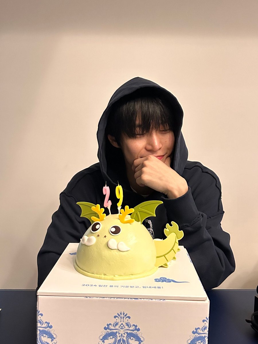 doielogy's tweet image. HAPPY DOYOUNG DAY 
#시리도록_눈부실_도영이의_서른 
#ToOurLittleWaveDoyoung