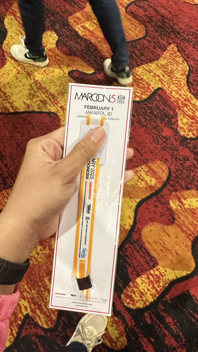 Wts 1 tiket cat 4 + hotel 1 malam (daerah pademangan), dijual karena badan tbtb drop..ask for price by dm yaa thank you #Maroon5AsiaTour #wts #Maroon5LiveinJakarta #wtsmaroon5jakarta