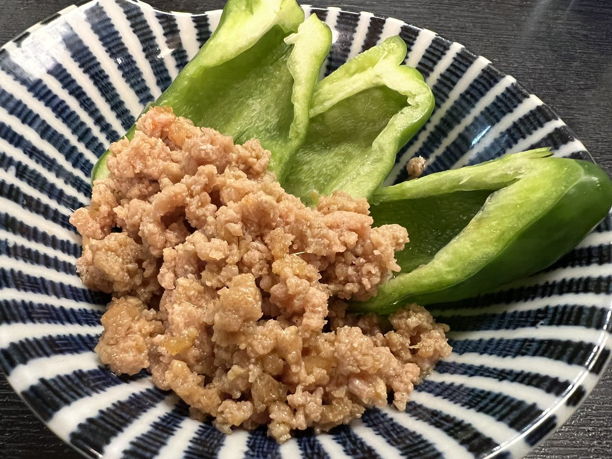 本日最終営業😭
#かのふや　さん

ラストはやっぱ名物辛口カレーうどん！
そして大好きピーマン＆海老天🫑🦐
うまい！最高！🙌

最終日、参戦できてよかった…🥹
おいしいうどんをありがとうございました！！
最後まで最高なお店です。。
いつかまた食べられる日が来ることを願っております…🙏