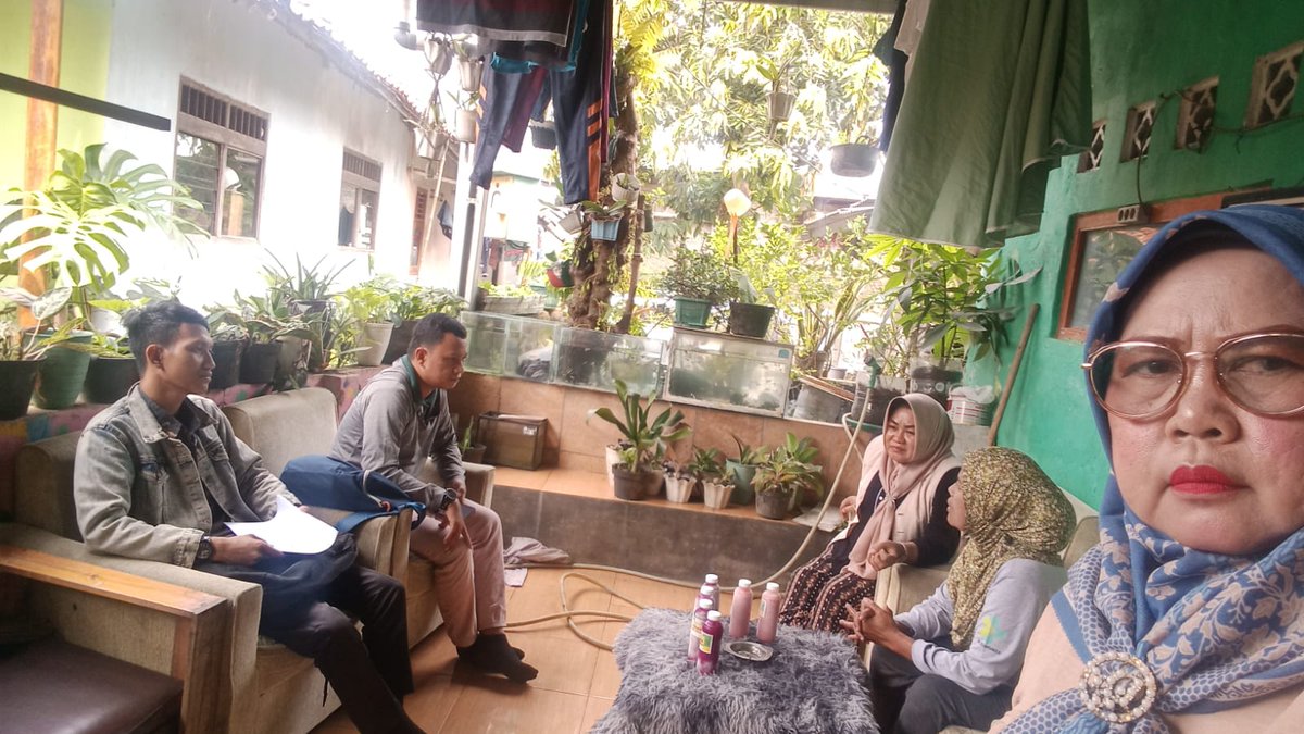 MPatekkai's tweet photo. Kamis (23/1), Patekkai, Luhkan Kota Bogor, Pembinaan Kelompok Pengolah Dan Pemasar (Poklahsar) Pelangi dan Pengisian Kuisioner Kesra Kelurahan Margajaya Kec. Bogor Barat #GiatLuhkanSatminkalBogor #aktivitas @pusluh_bppsdm @brpbatpp_bogor @bppsdm_kp https://t.co/73p4NjriJI