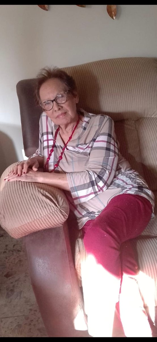 #Venezuela  📍Atención

#SEBIN se llevó detenidas a la suegra de Douglas Rodríguez y a la señora que trabaja en su residencia. Eran las dos únicas personas que se encontraban en el sitio, en Villa Alianza, al momento del allanamiento. Rodríguez y su familia se encuentran en la