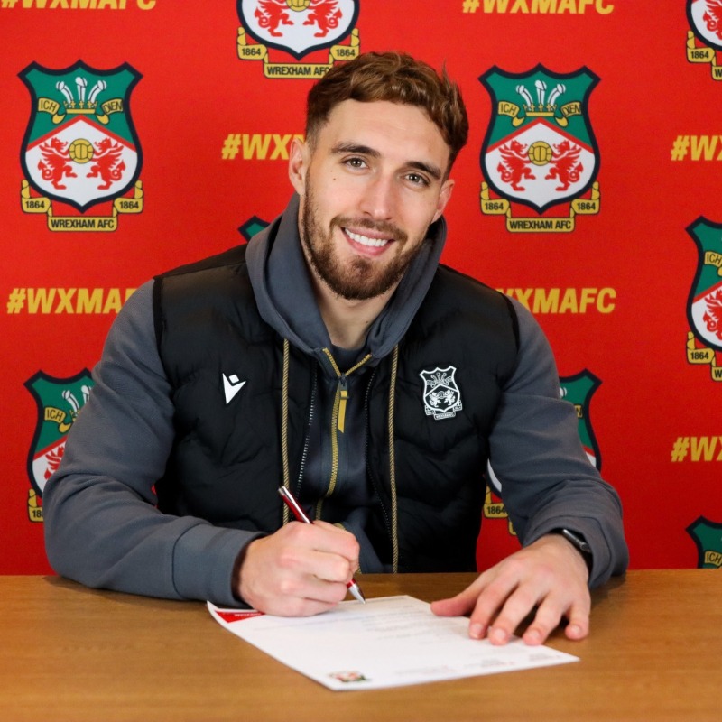 Wrexham_AFC's tweet photo. Welcome to Wrexham, Sam Smith 🖊️

🔴⚪ #WxmAFC