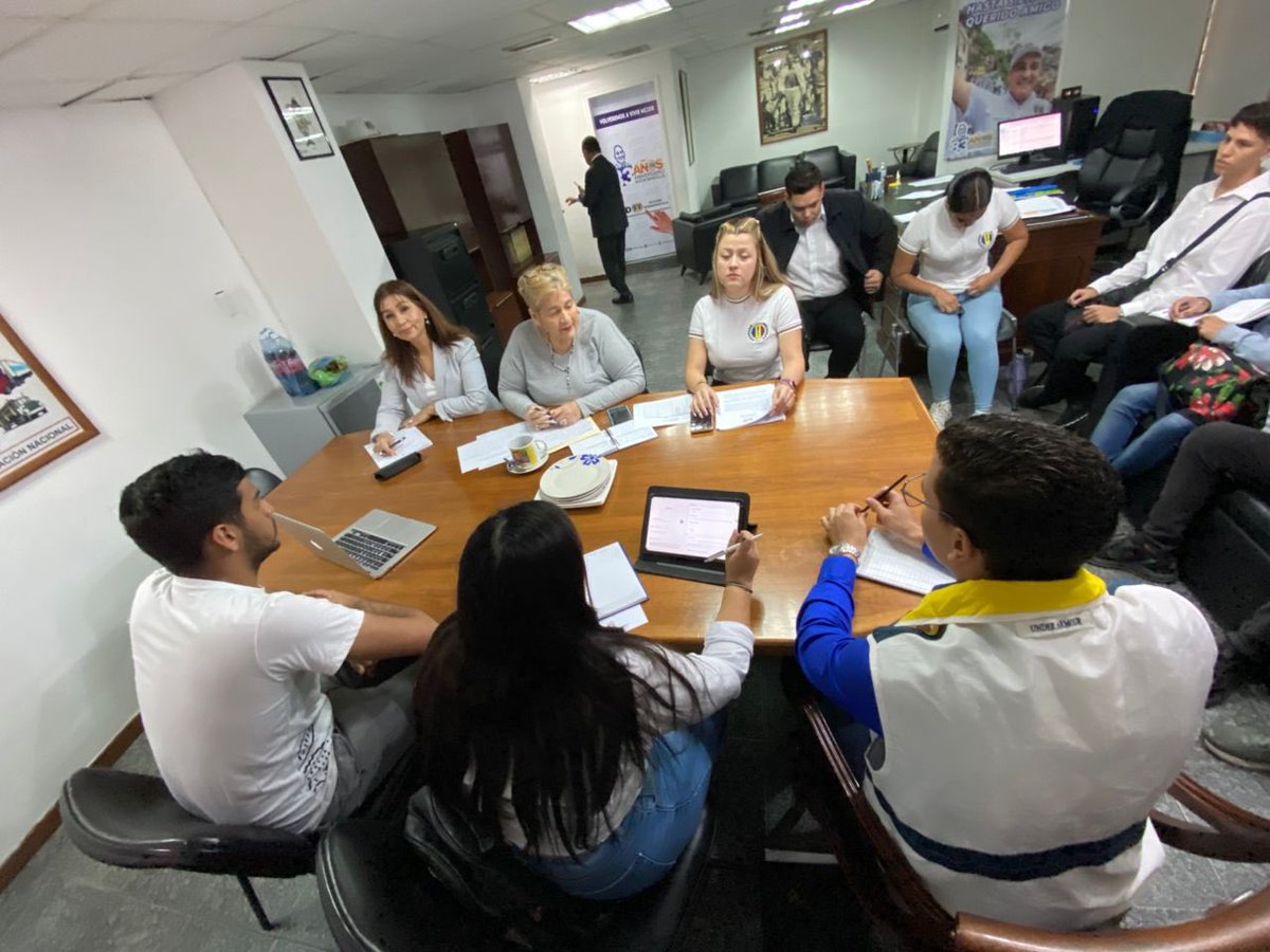 La Secretaría Nacional de Organización realiza encuentro con <a href="/ADJuventudVE_/">JAD Venezuela</a> para el fortalecimiento del los burós de cara a las elecciones a la Asamblea Nacional, gobernaciones y consejos legislativos. AD siempre apuesta a las nuevas generaciones. 🙌🏻🏳️