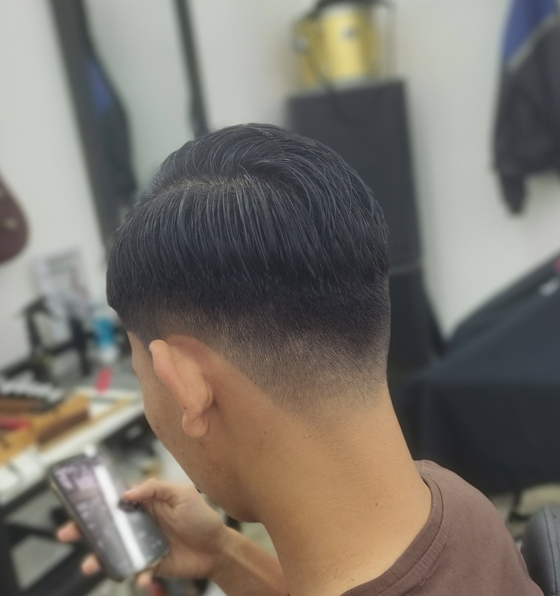 yourownknifes's tweet image. middle taper classic ✂️

#barbershop #barber #barberlife #haircut #barbershopconnect #fade #barbers #barberlove #hair #hairstyle #wahl #barbering #barberworld #barbergang #menshair #beard #hairstyles #andis #barbearia #thebarberpost #style #barbersinctv #barberia #barbernation