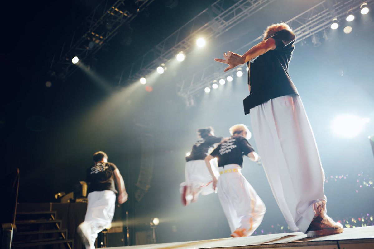 BOYMEN_kento's tweet image. 最高だった。大好きだった。
かっこいい姿にまた惚れたし、こんな凄いライブができる事に憧れすら抱いた。
眩しいなぁ。未来は明るいなぁ。
誰よりも熱く高く思うがまま自由に飛ぶみんなをこれからも心から応援したい！！

今までありがとう。BMK🔥🔥

BMKは最高の後輩でありライバルでした！