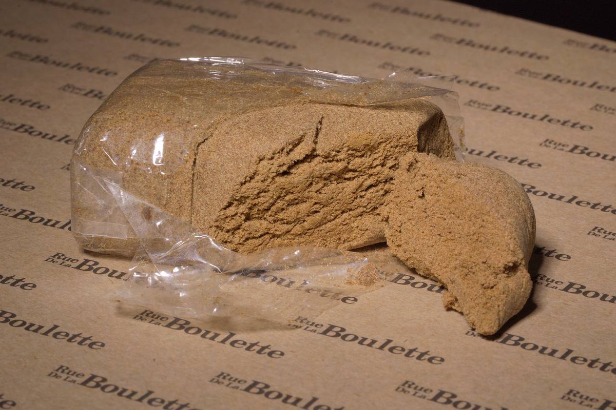 Ruedelaboulette's tweet photo. Le Mousseux CBN – L’expertise des Hashmakers de Rue de la Boulette
Inspiré des traditions des hautes montagnes du Maroc, Le Mousseux CBN est un hash tamisé à 120 microns, issu de variétés récoltées à pleine maturité pour une concentration optimale en CBN. https://t.co/bzHakxaTkG