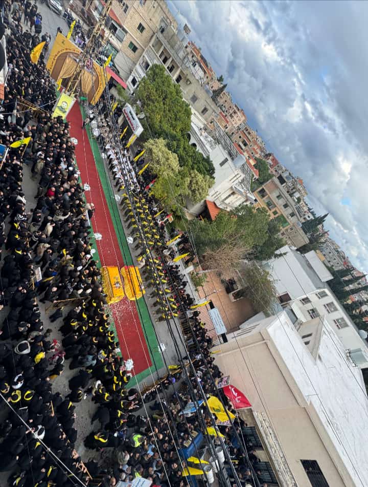 الصرفند تشييع شهيديها الذين ارتقيا على طريق القدس
عدنان اسعد خليفه
خضر حسين خليفه
