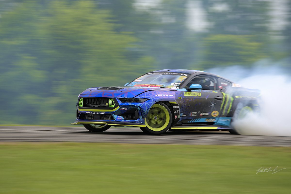 VIRNow's tweet photo. #HyperFest tickets are LIVE!

🎟️: https://t.co/ClXFnHf9zb https://t.co/mBEusGwvKJ