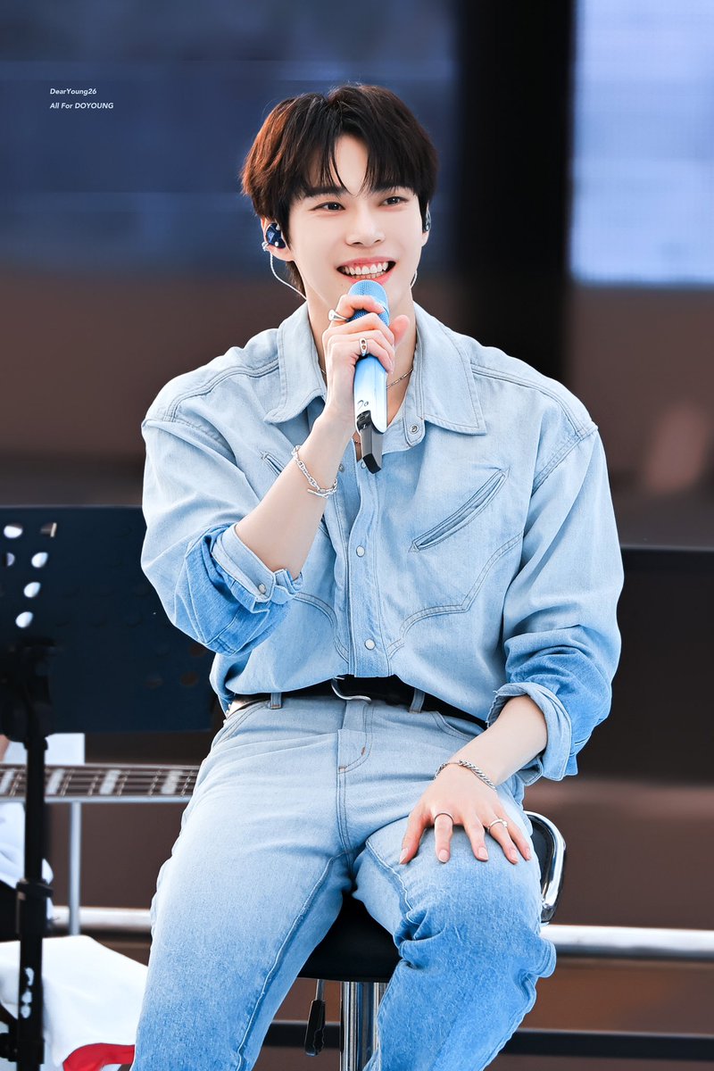 𝑯𝑨𝑷𝑷𝒀 𝑫𝑶𝒀𝑶𝑼𝑵𝑮 𝑫𝑨𝒀🐰🥳

🎁🎂2️⃣

#시리도록_눈부실_도영이의_서른 
#ToOurLittleWaveDoyoung