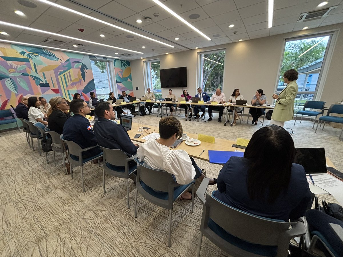 🚦¡Trabajamos para lograr mejorar la seguridad vial en República Dominicana! 🏥

 Llevamos a cabo una reunión con <a href="/SaludPublicaRD/">Salud Pública RD</a> y <a href="/SNSRDO/">Servicio Nacional de Salud</a> dentro de las acciones del Programa de Implementación de la Política Nacional de Seguridad Vial en la República Dominicana. 🚗