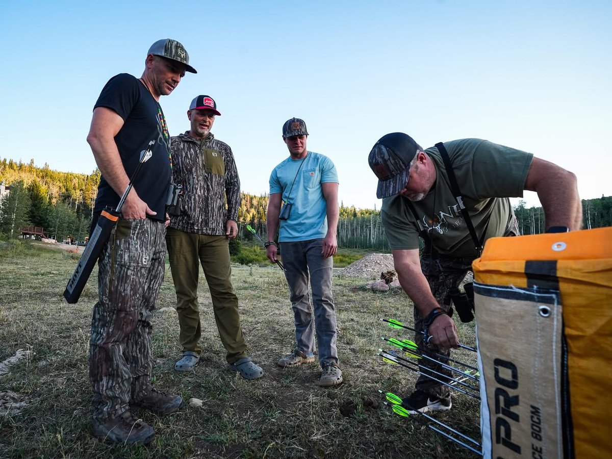 MorrellTargets's tweet photo. Tough to beat elk camp with the @officialbonecollector crew! 🎯
#huntingstartshere #morrelltargets #shootmorrell https://t.co/FujcVC3a6N