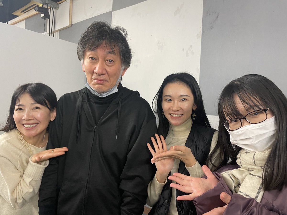 i_tsukasa_i_K's tweet image. #WAKU さんでご一緒してる
めぐちゃんと悦ちゃんに🫶会えた〰️😆会えた場所は
#劇団SWAT さん
#マイパラ特別編 最高です😁👍
マイチームは2/2㈰まで
パラチームは2/6～2/9㈰まで🎵

しーさんとパチリ🥰