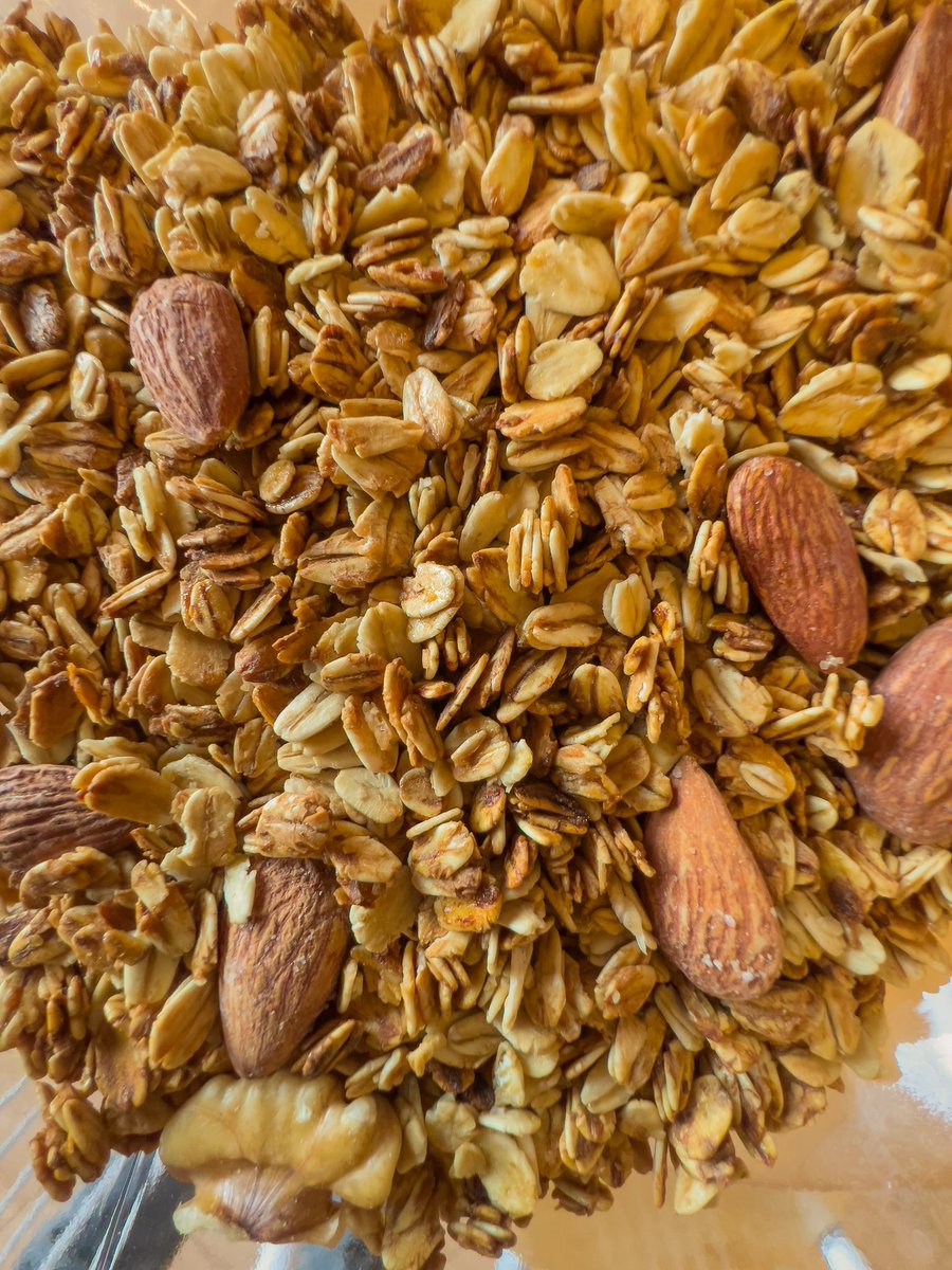 Roots_Roastery's tweet photo. Granola 
#granola #healthy 
#fypシviral https://t.co/2H4RKxQ7Ua