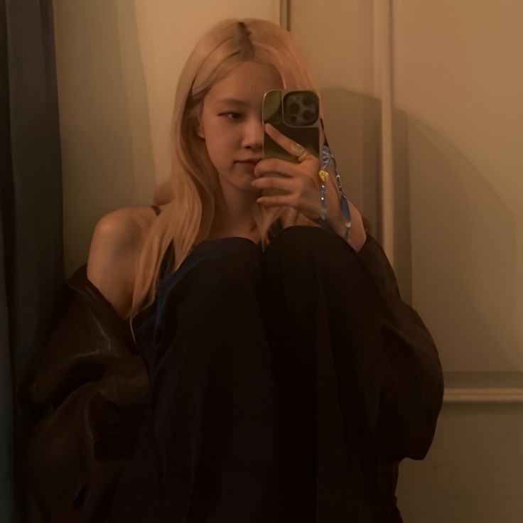 aurousie's tweet image. mmh, good night ✨️