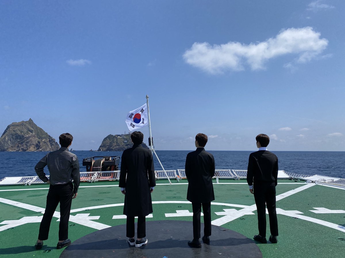 #마음찍은트친과아무것도하지않지만그저서로를뮤트하지않았음을확인하며2월도행복하시길바라기
2월에도 잘 부탁드려요~~