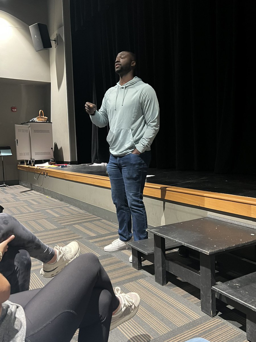Huge message today from @bryantlavender_ Will you have enough fruit to feed the people that come under your tree? Will you be the mirror that reflects what god has called you to be? Meditate on his word day and night so you can be who god designed you to be!  Thank you B Lav! 💪