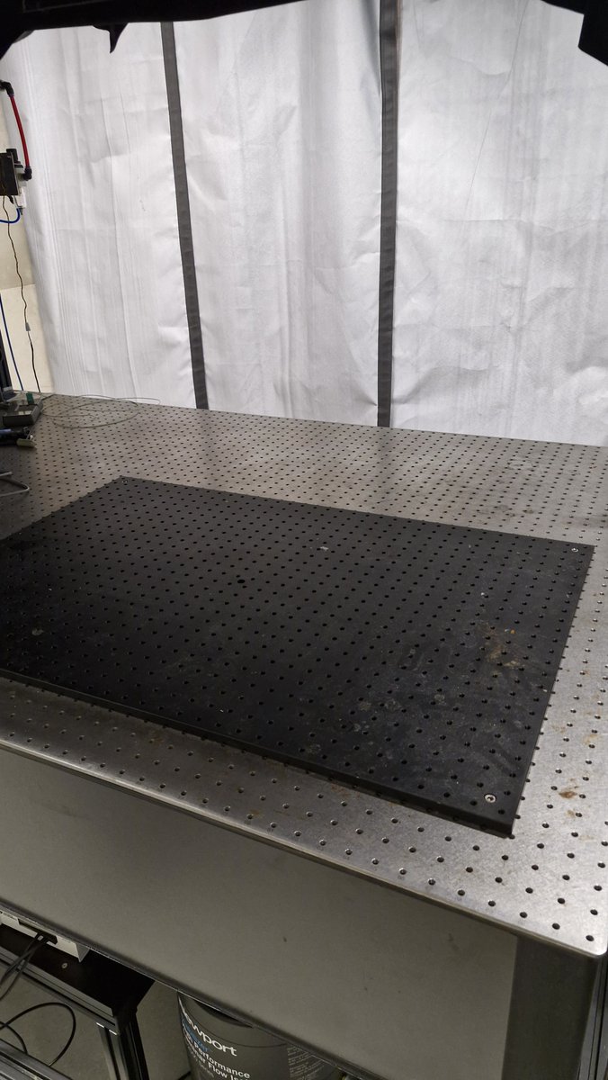 HofkensLab's tweet image. 🔬🚧Building yet another microscope at Hofkens lab. 
In the age of commercial microscopes, we scavenge our old setups and customize our own. @Fastcomet_EIC 
Exciting time ahead! 
#Microscopybuilding #opticaltrapping #colloidalmemory #scienceInnovation #risefromtheashes