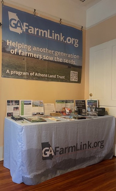 FarmAnswers's tweet image. Athens Land Trust has been working to increase awareness of their Georgia Farm Link program and increase the number of beginning farmers accessing land.

Learn more about the Athens Land Trust and GA Farm Link on the Farm Answers podcast at farmanswers.captivate.fm.