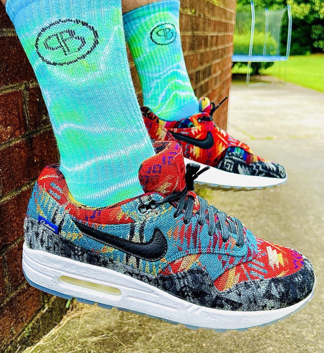 WinstonSalemTJs's tweet photo. It’s #FIREFRIDAYS & today’s selection is one of my favorite AM1’s- ‘What the Pendleton’. Only 400 were made. Love the color palette on these. Fitted with another sick pair from @BlendsPoetic
😮💨🔥🔥👟@nikestore #KOTD #yoursneakersaredope #sneakerhead #wearyoursneakers #SNRKS https://t.co/qxyzctPh3P