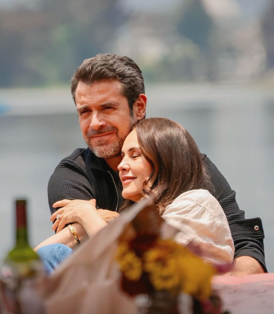 KenF666's tweet image. Gracias Aurora y Julio César por ser la mejor pareja y sobre todo gracias Rafa y Nat por darles vida con esa química inigualable, sin duda ustedes fueron el raitnig de esa novela, agradecida de que coincidieron y que tuve el placer de disfrutarlo🩷✨ #Aurocesar