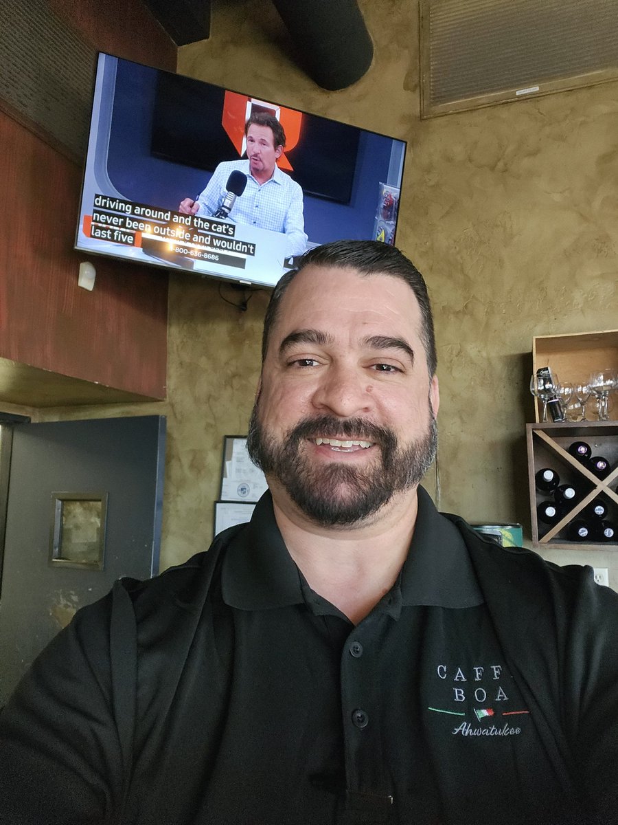 PatrickinPHX's tweet image. Caffe Boa Ahwatukee - Home of the best scratch made Italian food in Phoenix, and the @jimrome show!
The favorite hangout place of Pete in Phoenix!
#jimromeonx #jimrome