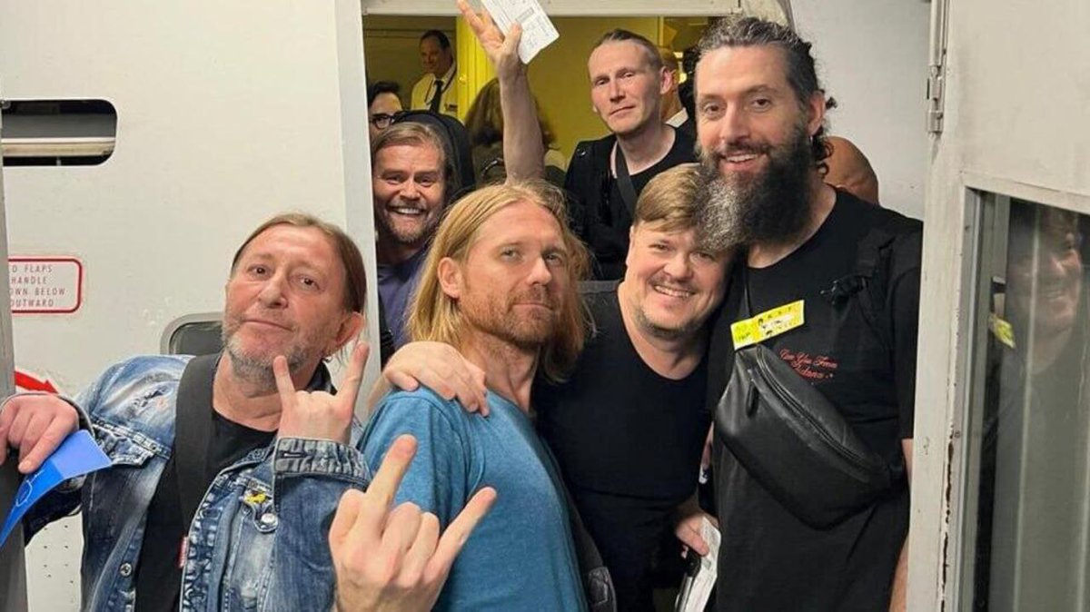 Huliyatutdelau1's tweet image. С Днём Свободы, бидвафд 🤍