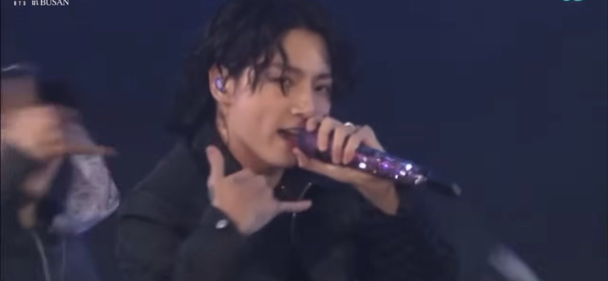 Luckylady90066's tweet image. This blasting on the way to work!  What’s your motivating song?  #RunBTS