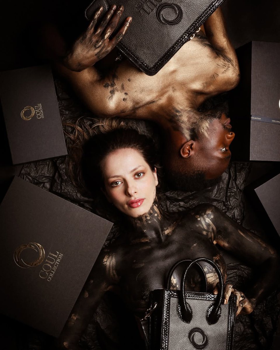 coulcollections's tweet photo. A timeless story woven into every stitch. A piece of history that whispers its own message to the world.

Design in Italy
Made in Spain
https://t.co/WJPxZVSH3z
#la_patrona_pop
#the_light_and_blessing_devoted_to_fashion 
#LimitedEdition #CorporativaCollection #OBA #AYABA https://t.co/ENPWBk825u