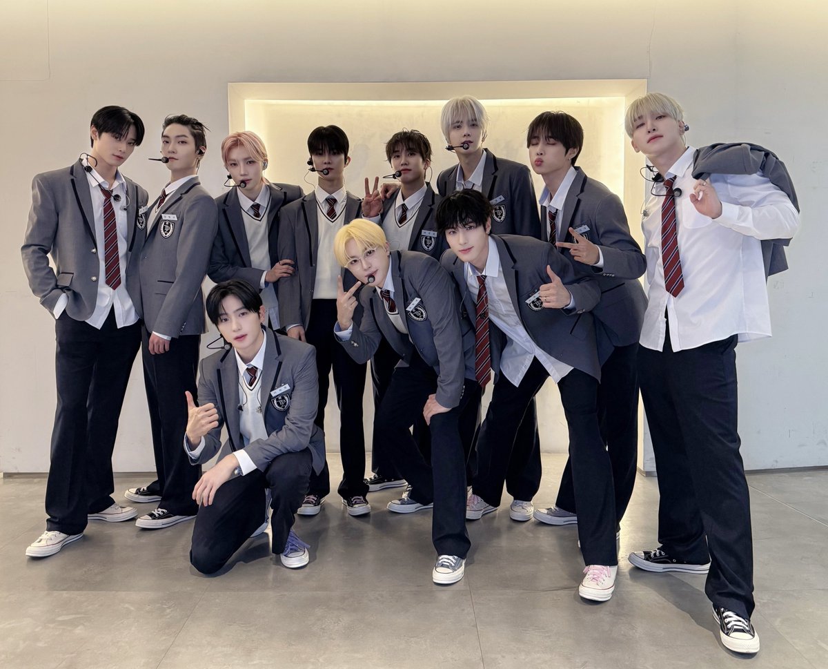 THEBOYZ_officl's tweet photo. [📸] THE BOYZ FAN-CON <THE B LAND> DAY 1 완료🎡 손꼽아 기다리고 기다리던 더비랜드 오픈🎈 행복 넘치는 하루 만들어줘서 고마워요🩵 우리만의 동화 같은 여정은 영원히 계속될 거야🥰 내일 또 봐요❄️

#THEBOYZ #더보이즈
#THEBLAND #더비랜드 https://t.co/t533STWlei