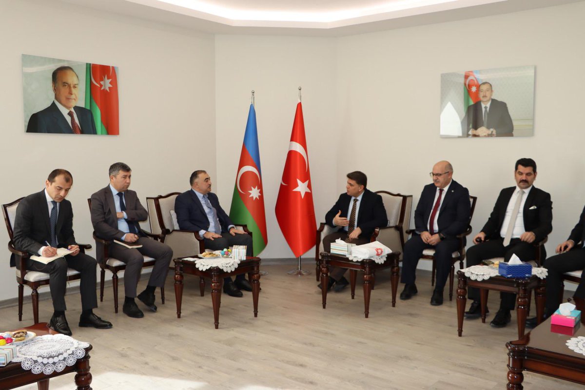 R_Eynaddinoglu's tweet photo. Bugün,  Tüm Etkin Sanayici ve İş Adamları ve İş Kadınları Federasyonu (TESİAD) kurucu Başkanı, aynı zamanda Türkiye Ekonomik Siyasal ve Stratejik Araştırmalar Merkezi (TESAM) Başkanı İlyas Bozkurt​​ ve beraberindeki heyeti Büyükelçiliğimizde ağırladık. Görüşmede sözkonusu kuruluşlarla Azerbaycan'da faaliyet gösteren ilgili kuruluşlar arasında işbirliği ve ortak projelere ilişkin fikir alışverişi yapıldı.