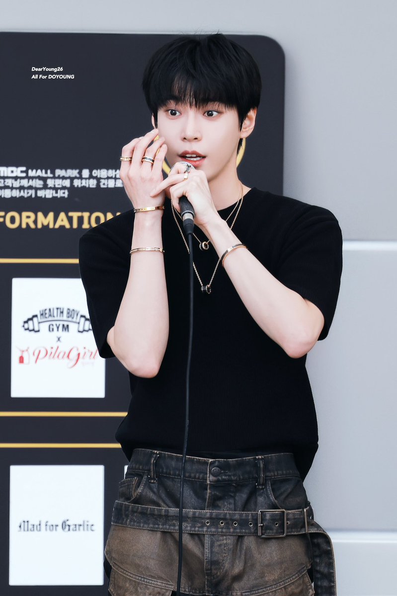 𝑯𝑨𝑷𝑷𝒀 𝑫𝑶𝒀𝑶𝑼𝑵𝑮 𝑫𝑨𝒀🐰🥳

🎁🎂4️⃣

#시리도록_눈부실_도영이의_서른 
#ToOurLittleWaveDoyoung