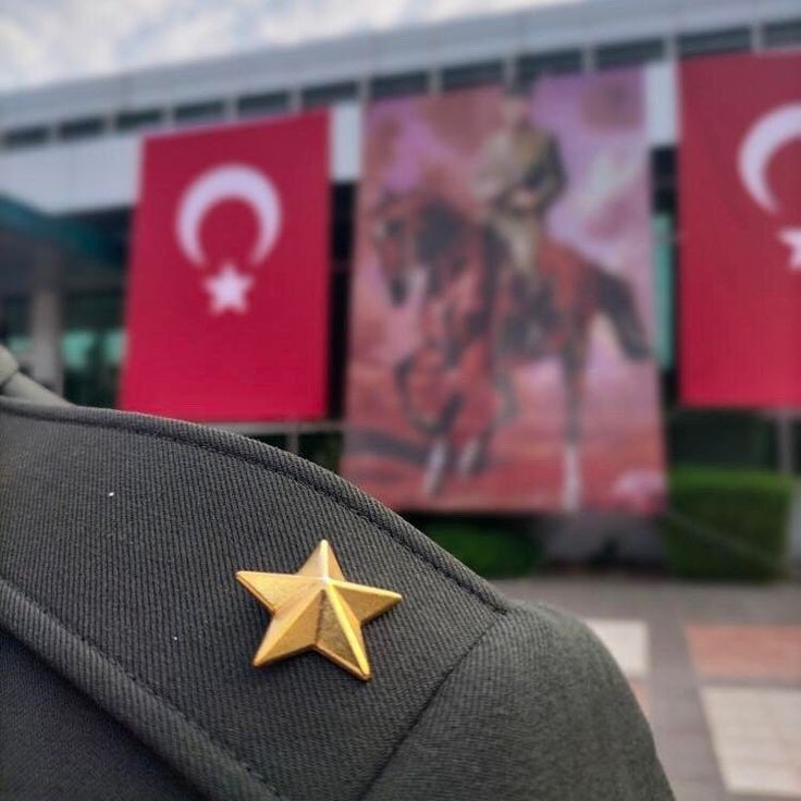 Ey Türk istikbalinin evladı! İşte, bu ahval ve şerait içinde dahi vazifen, Türk İstiklâl ve Cumhuriyeti'ni kurtarmaktır! Muhtaç olduğun kudret, damarlarındaki asil kanda mevcuttur! 
#MustafaKemalinAskerleriyiz
#TeğmenlerimizinYanındayız 
#NeMutluTürkümDiyene