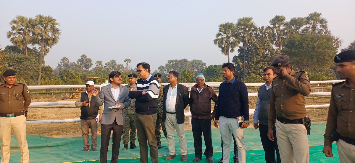 जिला प्रशासन ,भागलपुर (@dmbhagalpur) on Twitter photo भागलपुर 31 जनवरी 2025, श्री दिनेश कुमार, आयुक्त भागलपुर प्रमंडल, भागलपुर द्वारा 1 फरवरी को निर्धारित माननीय मुख्यमंत्री प्रगति यात्रा कार्यक्रम के लिए निर्धारित विभिन्न कार्यक्रम स्थलों का भ्रमण कर की जा रही तैयारी का मुआयना किया गया।
<a href="/nawal_ias/">Dr. Nawal Kishor Choudhary</a> भागलपुर 31 जनवरी 2025, श्री दिनेश कुमार, आयुक्त भागलपुर प्रमंडल, भागलपुर द्वारा 1 फरवरी को निर्धारित माननीय मुख्यमंत्री प्रगति यात्रा कार्यक्रम के लिए निर्धारित विभिन्न कार्यक्रम स्थलों का भ्रमण कर की जा रही तैयारी का मुआयना किया गया।
<a href="/nawal_ias/">Dr. Nawal Kishor Choudhary</a>
