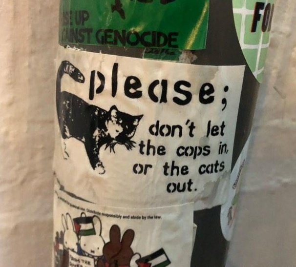 GraffitiRadical's tweet photo. "Please don't let the cops in or the cats out"
Sticker spotted in Naarm / Melbourne https://t.co/GefKeXezUa