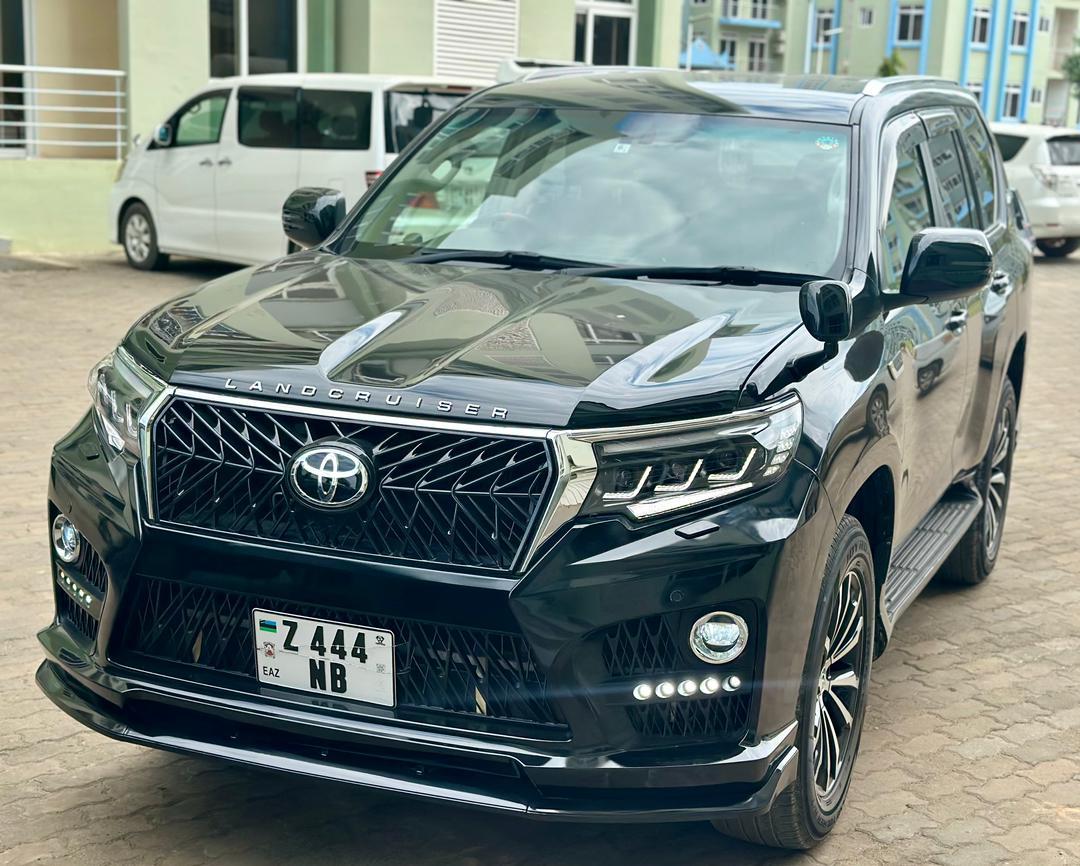 Make the most of your Zanzibar adventure with a hassle-free car rental! Whether you're exploring Stone Town, chasing sunsets in Nungwi, or discovering hidden beaches, having your own car gives you total freedom

#Zanzibarcarrental