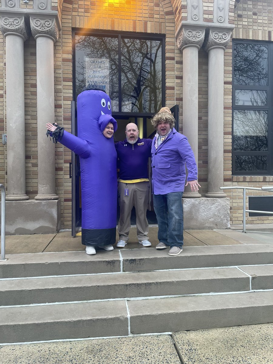 Mr_Esbenshade's tweet photo. Game Show Day at Highland is today!  Are you ready?!?!? These students are ready!!!#MountaineerMoments @GoMounts 
#GameShowDayAtHighlandElementary https://t.co/toENnf4gaE