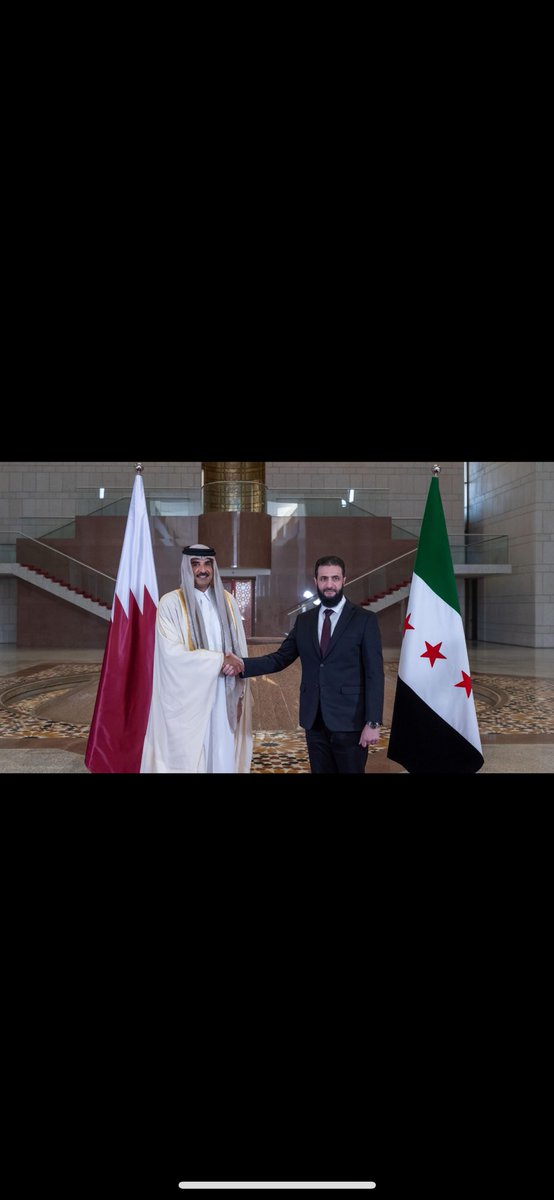 الله يطول حياتك ياذخر لـ امتين
مواقفك في سبيل الخير ماتنحصا

يابوحمد فيك من جدانك الاولين
تعيش ياخير من يذخر ومن ينّصا 

مع هل الشام هذي وقفتك من سنين
عسى الله يحدّه اللي حدّهم لـ القصا

تاقف مع الحق ماتاقف مع الظالمين
اللي على المسلمين قلوبهم من حصا

حذّرتهم  مره  وحذّرتهم