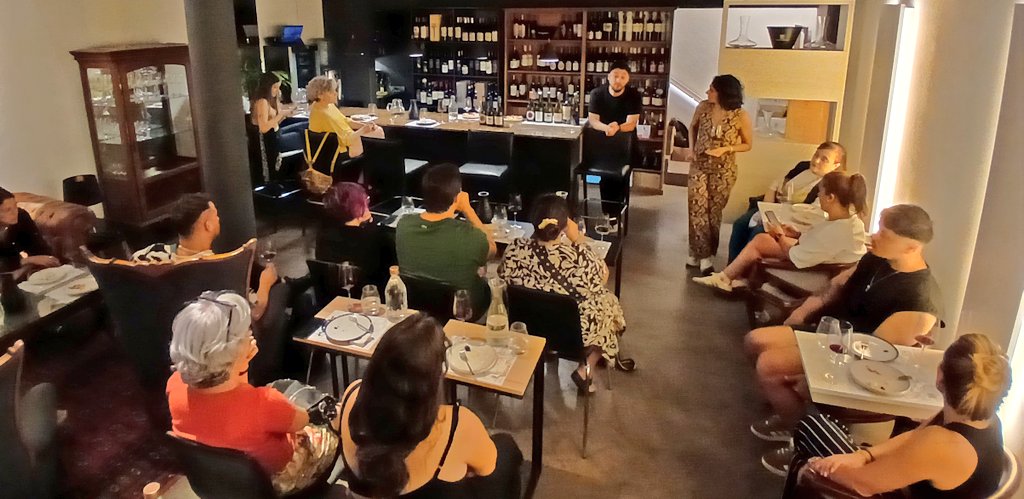 Ayer fue un lujo disfrutar de la degustación de dos amigxs que quiero mucho!!
El Becha de <a href="/winemarchands/">@wineMarchands</a> y Elena Amigo de <a href="/consultoraumami/">consultoraumami</a>
Hermosa selección de vinos, al igual que sus representantes!!