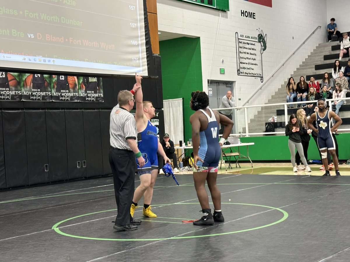 BrewerAthletics's tweet photo. Boys wrestling is underway at the 4–5A district tournament 🐻🤼‍♂️ https://t.co/g0RCjUQSVX