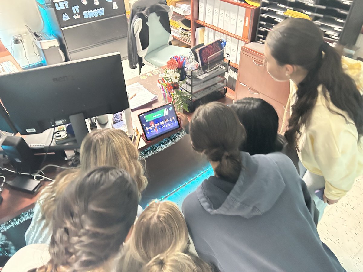 Bengal Cheer supporting Bengal Dance performance,,,, we got your back ⁦<a href="/Bengaldanceteam/">Bengaldanceteam</a>⁩ ⁦<a href="/BarnegatHSCheer/">Barnegat HS Cheer</a>⁩ ⁦<a href="/BarnegatSchools/">Dr. Brian Latwis</a>⁩