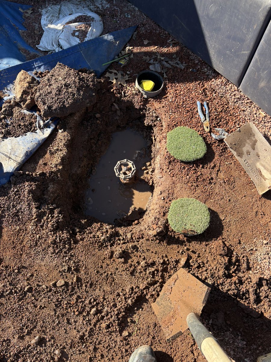 DirtNerd09's tweet photo. We’ve had some fun with these slow leaks this off season…changed out a couple shut offs and and boxes to hopefully make life a lot easier in the bullpens https://t.co/OAvgM4wyEf